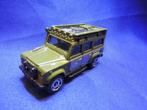 Land Rover Defender 110 by Matchbox like Hot Wheels